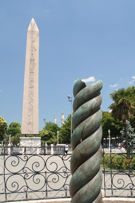 Istanbul: Half-Day Tour Including Hagia Sophia - Blue Mosque next door, tiles and the six-minaret look