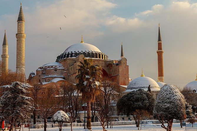 Istanbul Historical Tour with Guide, Lunch and Transfers - Topkapi Palace in 90 minutes: the must-see rooms and the optional harem