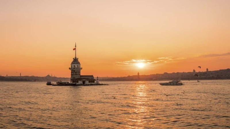 Istanbul: Luxury Yacht on Bosphorus - Audio guide, Wi-Fi, and the on-board comfort basics