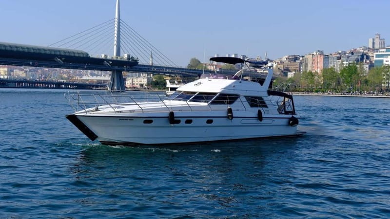 Istanbul: Luxury Yacht on Bosphorus - Stepping onto a 20-meter private yacht for up to 10