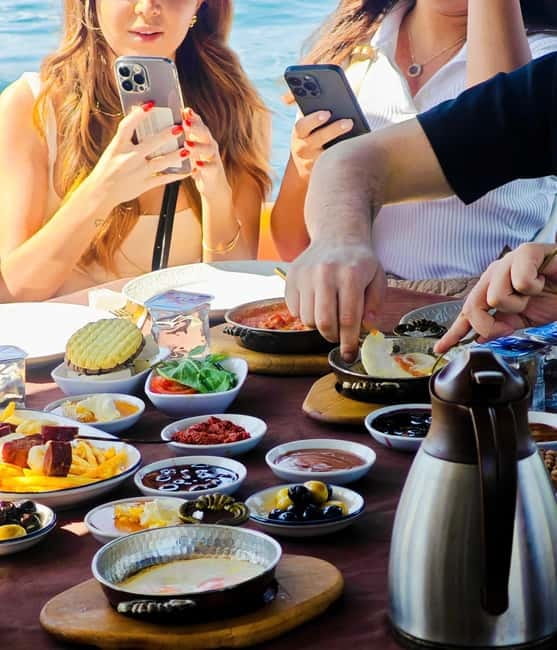 Istanbul: Morning Bosphorus Yacht Cruise w/Turkish Breakfast - A 2-hour Bosphorus morning that starts with breakfast