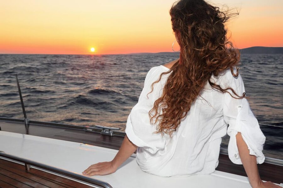 Istanbul: Morning or Sunset Cruise with Guide and Snacks - Beylerbeyi, Maiden’s Tower, and the Topkapı Area Pass-By