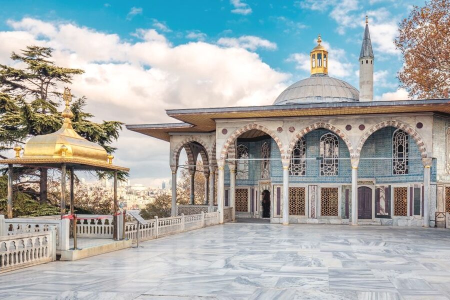 Istanbul: Old City Full-Day Tour with Lunch and Hotel Pickup - Grand Bazaar: a 4,000-shop maze where bargaining is part of the show
