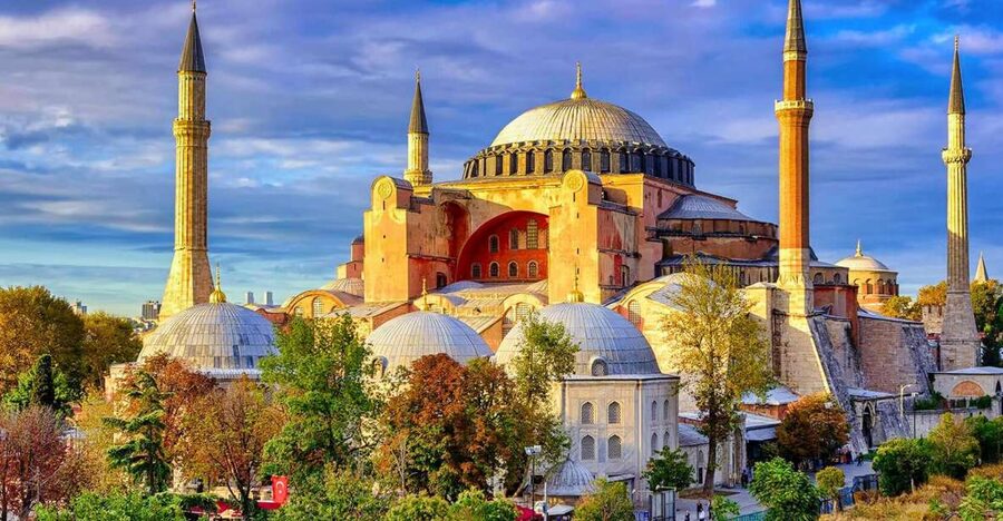 Istanbul: Old City Tour and Luxury Sunset Bosphorus Cruise - Sultanahmet Square to the Roman hippodrome zone: where the walk starts paying off
