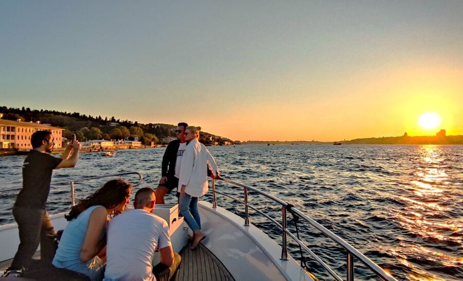 Istanbul: Old City Tour and Luxury Sunset Bosphorus Cruise - Pickup, meeting points, and why your neighborhood matters