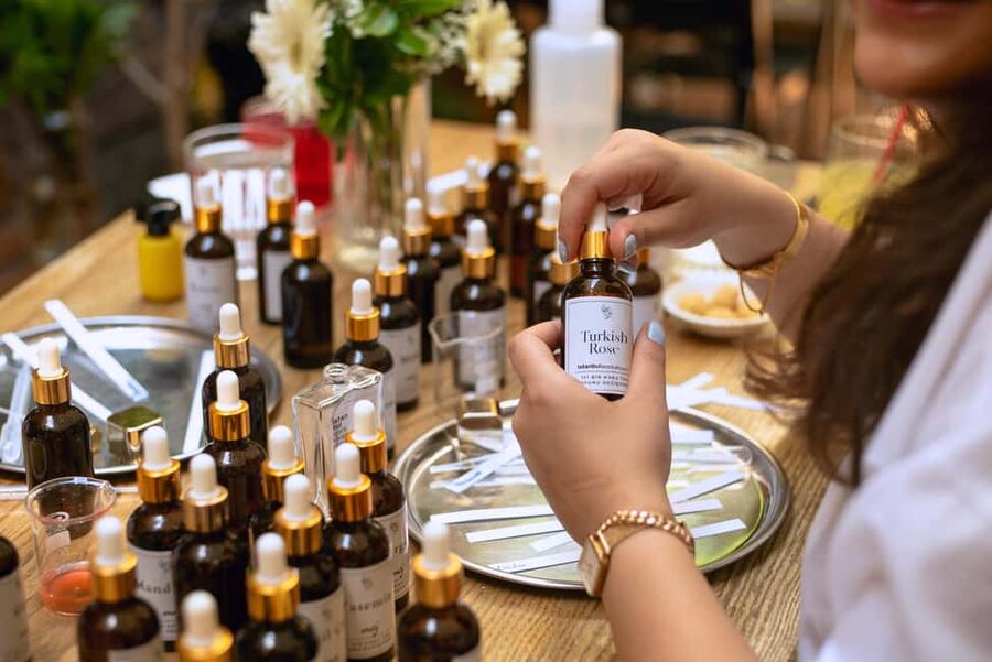 Istanbul: Perfume Workshop at Old Wooden Mansion, 80+ Oils - 80+ Oils and Essences: How You Actually Build Top, Heart, and Base Notes