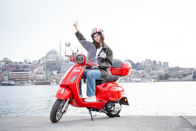 Istanbul Photoshoot tour with Local Photographer - Yeni Camii: A 400-Year-Old Mosque Included in Your Photo Plan