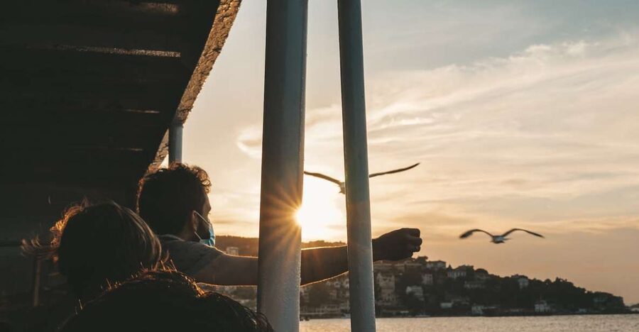 Istanbul: Princes' Islands Cruise w/Music, Lunch & Transfer - From your hotel to the port, without the headache