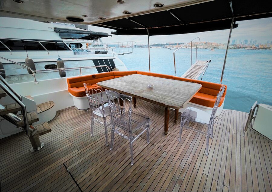Istanbul: Private Bosphorus Cruise on Luxury Yacht - Luxury details that make the 1 hour feel smoother