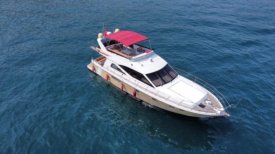 Istanbul: Private Bosphorus Strait Sightseeing Yacht Cruise - Europe side highlights: Dolmabahçe, Çirağan, and the fort lookouts