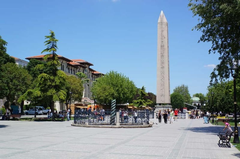 Istanbul: Private City Highlights Guided Tour - Topkapi Palace Gardens and Iznik Tiles: Ottoman Power Up Close