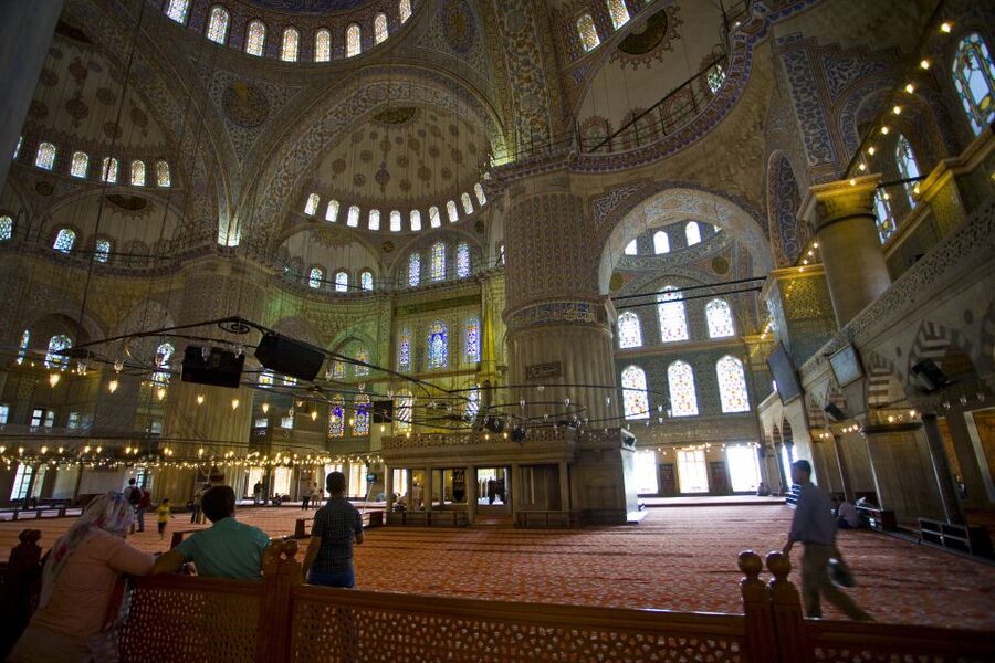 Istanbul: Private Full-Day Old City Highlights Tour - Sultanahmet Square and the Hippodrome track of the Romans