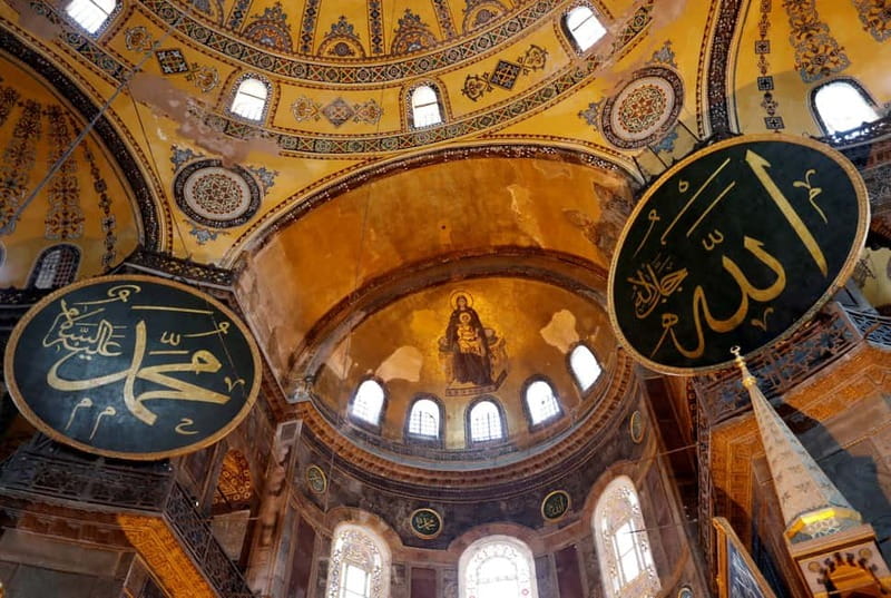 Istanbul Private Full-Day Tour With Transportation - Hagia Sophia and the Blue Mosque, where two empires left their fingerprints