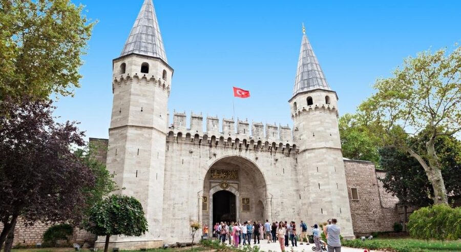 Istanbul: Private Guided Walking Tour - Market streets and Golden Horn views in the broader Old City flow