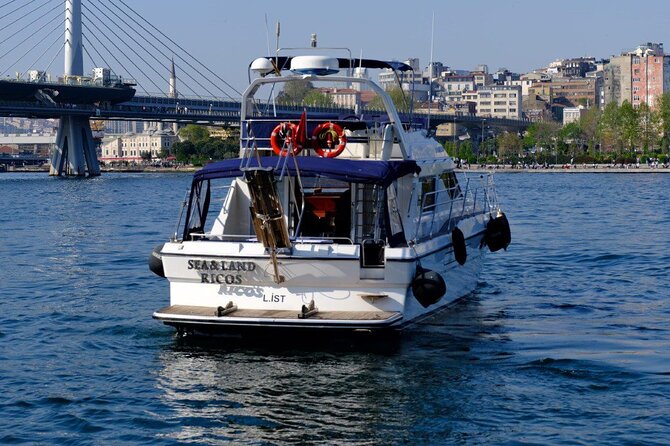 Istanbul Private Luxury Yacht on Bosphorus - Asian shore for 30 minutes: a second perspective, same Istanbul