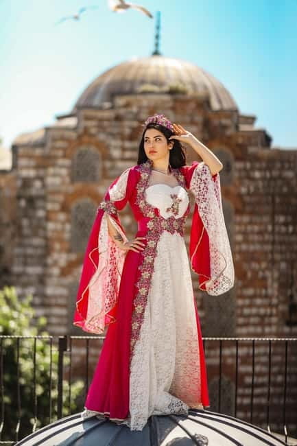 Istanbul: Professional Private Rooftop, Indoor Photoshoot - What Happens During the 25 to 40 Minutes (No Guesswork)