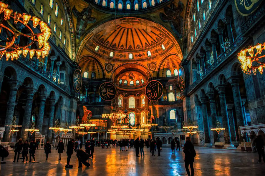 Istanbul: Secret Treasures Skip-The-Line Tour with Lunch - Basilica Cistern: Roman-Period Cool Under Istanbul