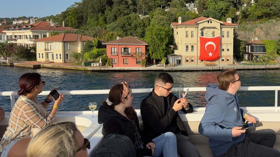İstanbul: Small-Group Sunset Cruise & Audio Guide w/Snack - Should you book this Bosphorus sunset-style cruise?