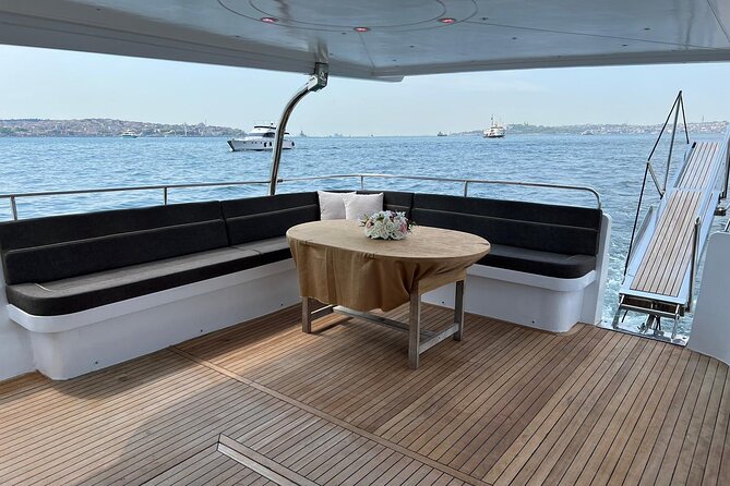 Istanbul: Small-Group Yacht Cruise with Snacks, Sunset or Daytime - Galata Bridge Break, Galata Tower, and Classic Photo Stops