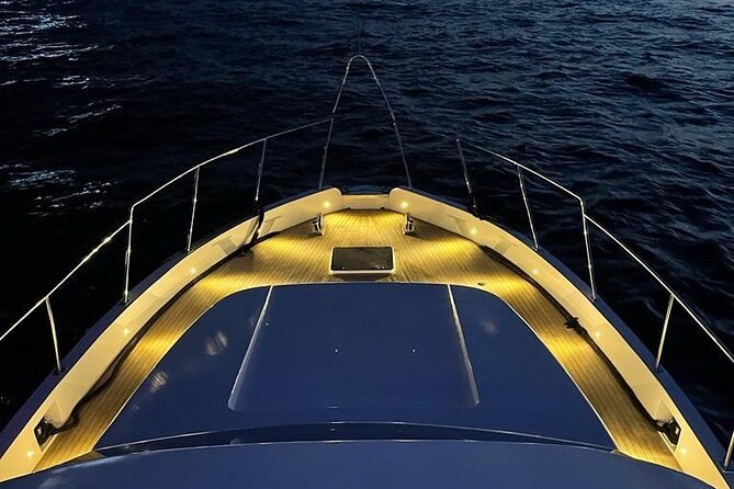 Istanbul: Small-Group Yacht Cruise with Snacks, Sunset or Daytime - Snacks and Drinks: Fruit, Nuts, Tea, and Mini Pizza