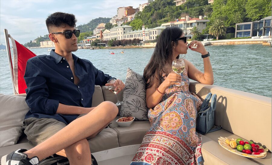 Istanbul: Small Group Yacht Tour with Unlimited Wine - Who this yacht tour suits best