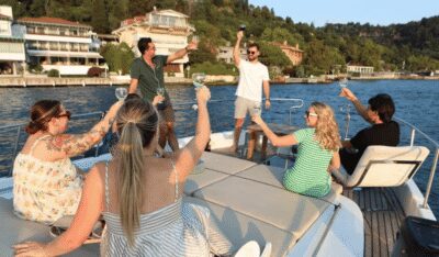 Small Group Yacht Tour with Unlimited Wine