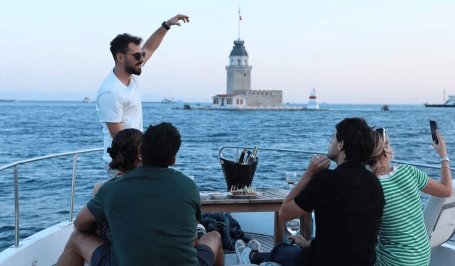 Istanbul: Small Group Yacht Tour with Unlimited Wine - Dolmabahçe, Çırağan, and Ortaköy Mosque: classic waterline Istanbul