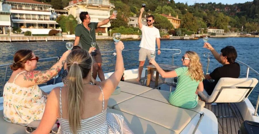 Istanbul: Small Group Yacht Tour with Unlimited Wine - Guides Simon and Georgina: why the stories feel human