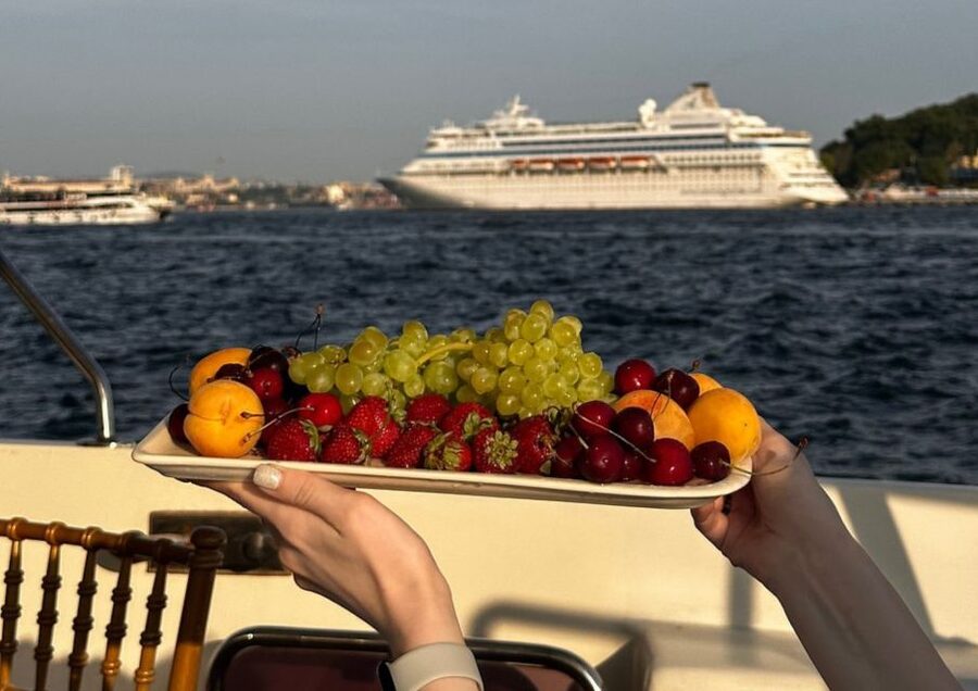 Istanbul: Sunset or Day Small-Group Yacht Cruise with Snacks - Weather, comfort, and how to dress for a Bosphorus cruise