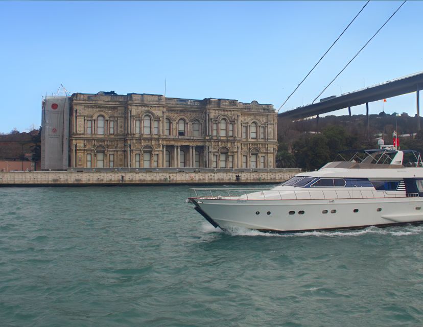 Istanbul: Sunset Yacht Cruise on the Bosphorus with Transfer - Asian side highlights: Küçüksu, Galatasaray Islet, Beylerbeyi