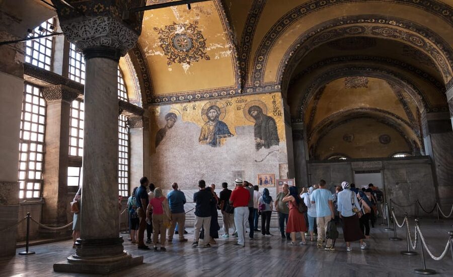 Istanbul: Topkapi, Hagia Sophia and Basilica Cistern Tour - Where You Meet: Sultanahmet or Galataport Cruise Port