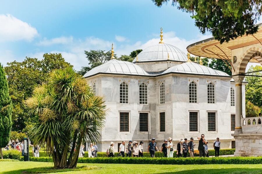 Istanbul: Topkapi Palace and Harem Guided Tour with Ticket - Practical Tips for a Smoother Topkapi Day