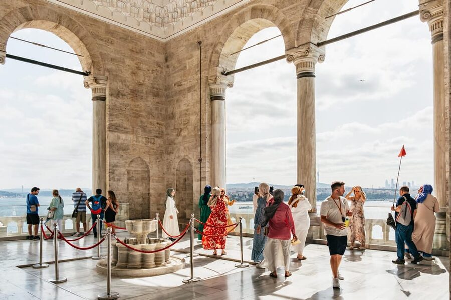 Istanbul: Topkapi Palace and Harem Guided Tour with Ticket - Skip-The-Line at Topkapi Palace: What It Really Saves You
