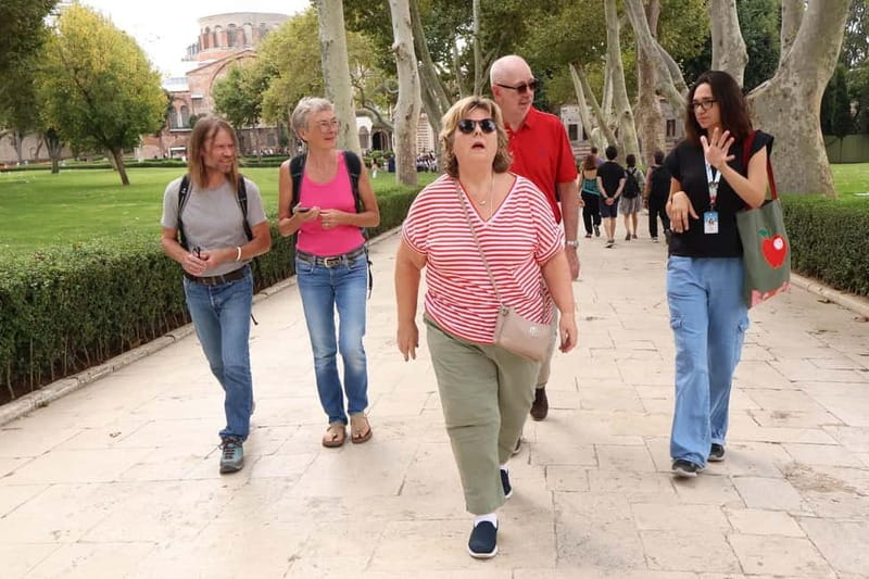 Istanbul: Topkapi Palace and Harem Museum Tour with Ticket - The Harem Museum, where the palace turns personal