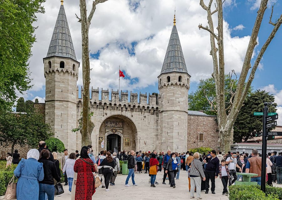 Istanbul: Topkapi Palace and Harem Ticket with Audio Guide - Meeting at Chimney Bistro and Picking the Right Time Slot