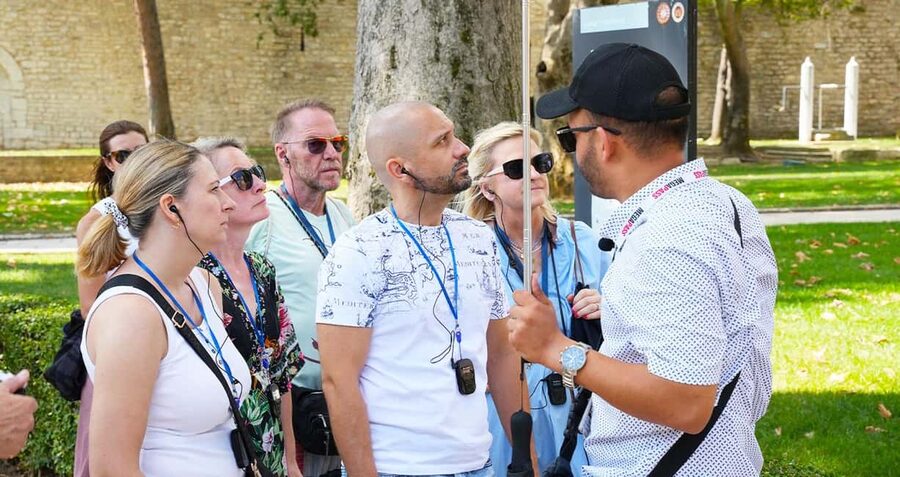 Istanbul: Topkapi Palace & Harem Express Highlight Tour - Who Your Guide Is Matters: The Best Moments Are Human