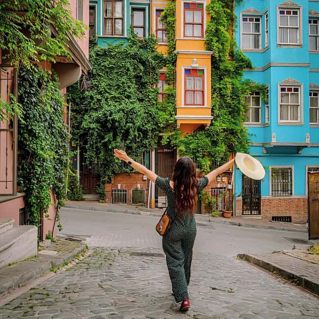 Istanbul: Tour and Photoshoot at Multiple Locations - How the 1.5-hour Istanbul shoot is set up, and how you choose your look