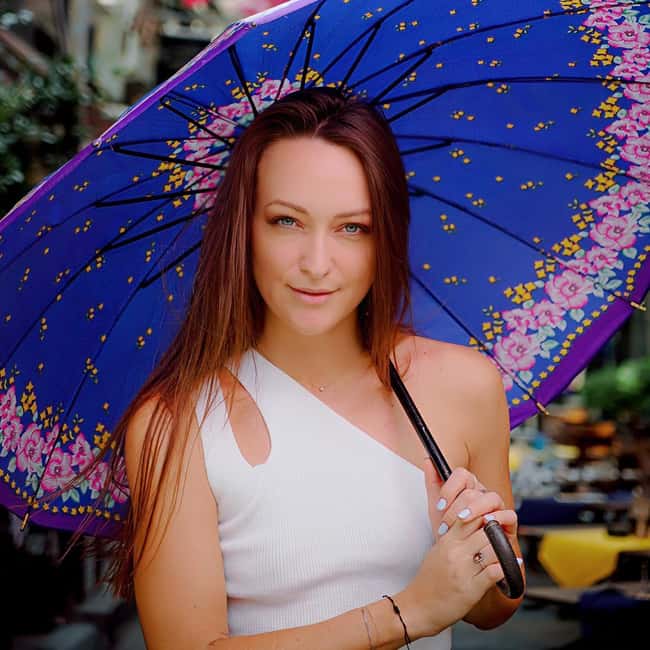 Istanbul: Tour and Photoshoot at Multiple Locations - Rooftop flying dress shooting: what you get, and what costs extra