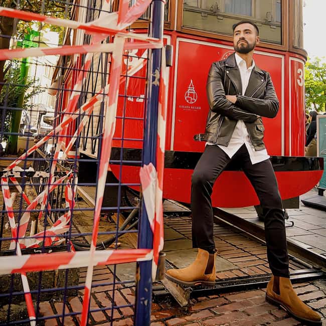 Istanbul: Tour and Photoshoot at Multiple Locations - Haris as your photographer: comfort, direction, and room to play