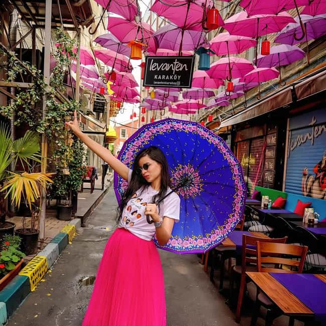 Istanbul: Tour and Photoshoot at Multiple Locations - Price and value: what $107 buys, and where extras might appear