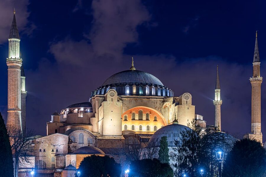 Istanbul: Tour of Hagia Sophia and Blue Mosque By Night - Why this Hagia Sophia and Blue Mosque by-night format works
