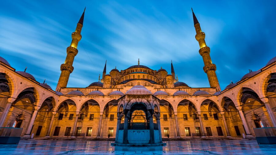Istanbul: Tour of Hagia Sophia and Blue Mosque By Night - How the guide approach shapes what you take home