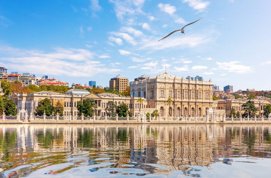 Istanbul: TouristPass Skip-the-Line Entry to 100+Attractions - Bosphorus cruises, breakfast on the water, and dinner with shows