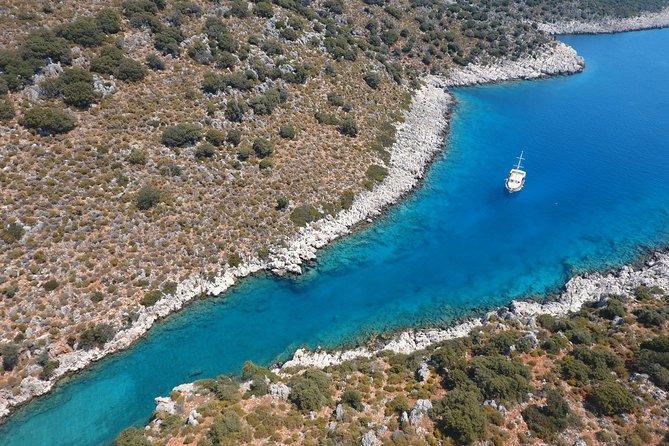Kas: Kekova Island Sunken City & Historical Sites Boat Tour - Boat comfort, bathrooms, and crew service