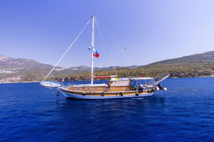 Kas: Limanagzi Beach & Island-Hopping Boat Tour with Lunch - Kas boat day basics: what you’re really paying for