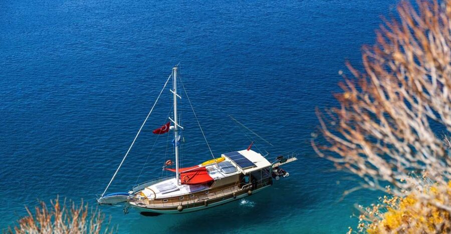 Kas: Limanagzi Beach & Island-Hopping Boat Tour with Lunch - Stop 1: Yarilgan Bay and Twelve Islands for wreck-and-canyon snorkeling