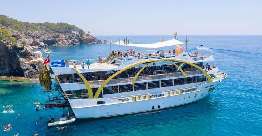 Kemer: Full-Day Boat Trip with Lunch and DJ - How this Kemer boat day is paced for maximum fun