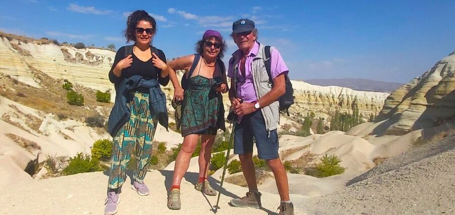 LET'S GO HİKİNG TO DİSCOVER CAPPADOCİA.. - Cave life stop: seeing beds still in use