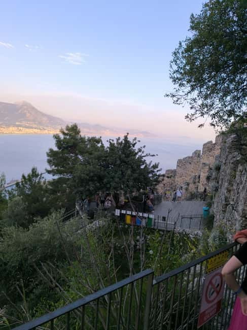 Magnificent Combo: Cabrio Safari and Green Canyon Boat Tour - Lunch and the Guide Factor: What Makes It Feel Organized