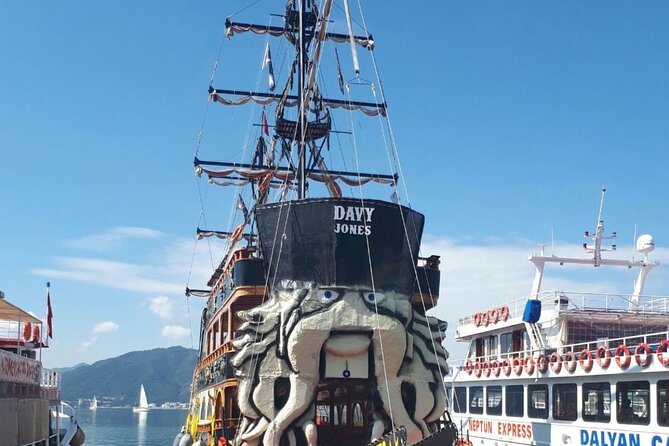 Marmaris All Inclusive Pirate Boat Trip With BBQ Lunch - Phosphorus (Wishing) Cave: the coin-and-wish moment